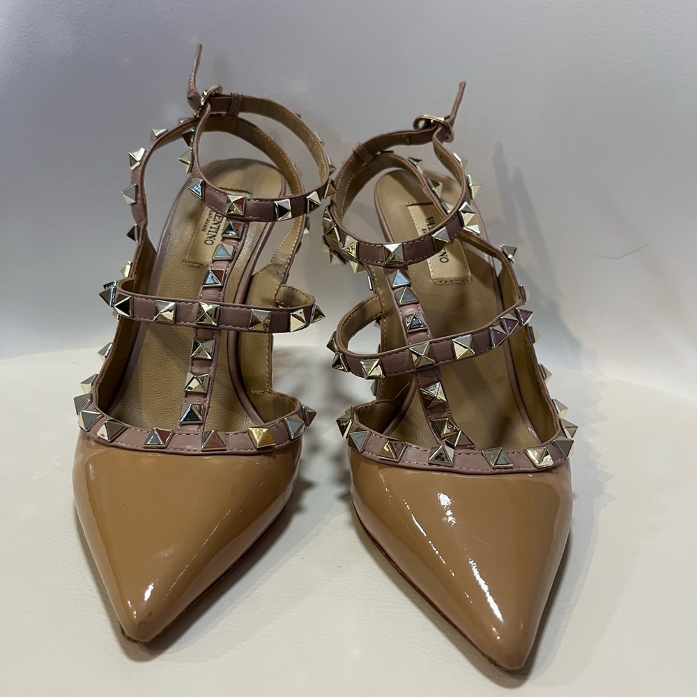 Valentino Nude Rockstud Heels